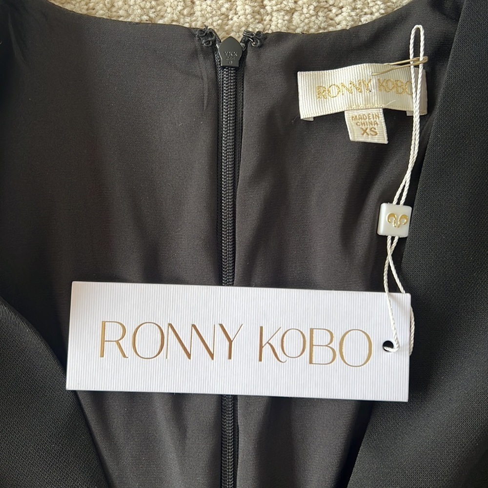 NWT RONNY KOBO Plunge Neckline Long Sleeve Belted Romper XS - Picture 6 of 8